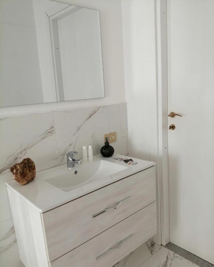 Appartamento Moderno Rustico Ольбия Экстерьер фото