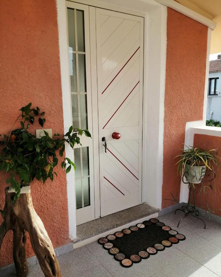 Appartamento Moderno Rustico Ольбия Экстерьер фото