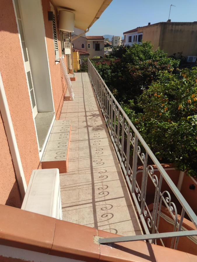 Appartamento Moderno Rustico Ольбия Экстерьер фото